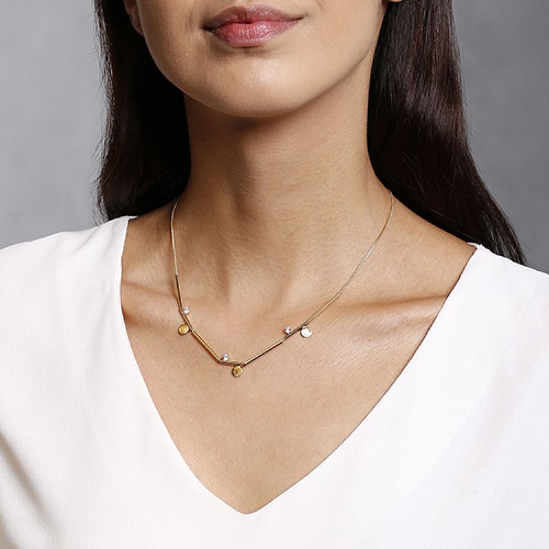Colar-com-detalhe-rigido-e-estrelas-cravejadas-com-zirconia.