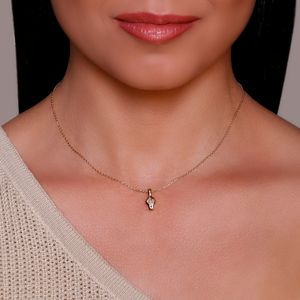 Colar com Crucifixo