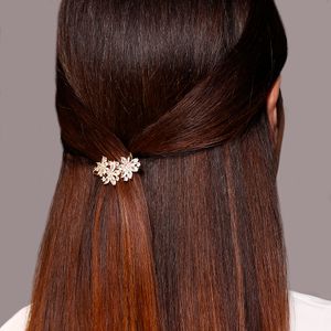 Presilha de cabelo Morana com flores em zircônia