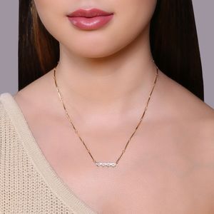 Colar Liso com Detalhe em Zircônias