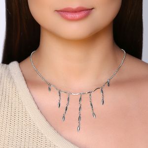 Colar com Detalhes Lisos