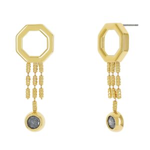 Brinco casual trabalhado