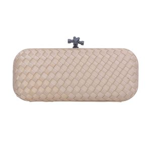 Bolsa trabalhada com fecho click