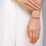 Pulseira-com-detalhes-lisos