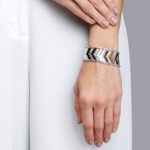 Maxi pulseira trabalhada