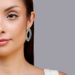 Brinco-oval-trabalhado