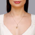 Colar-com-pingente-trabalhado-