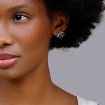 Ear-hook-com-zirconias