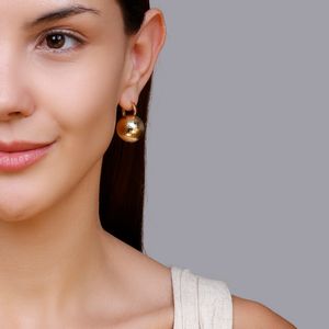 Mini argola com esfera