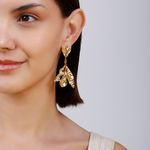 Brinco-de-flor-
