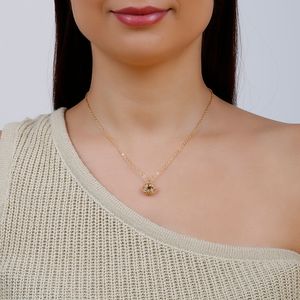 Colar com Pingente Entrelaçado