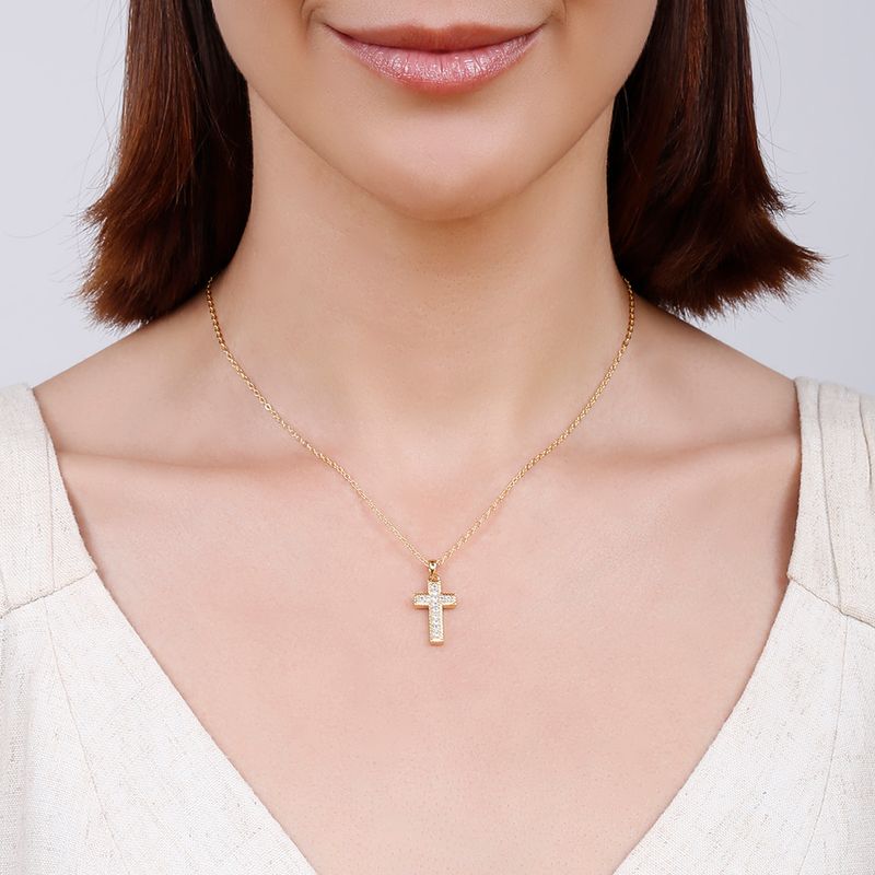 Colar-com-pingente-de-crucifixo