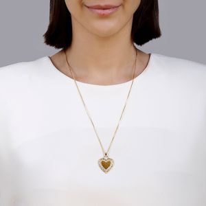 Colar com pingente de coração