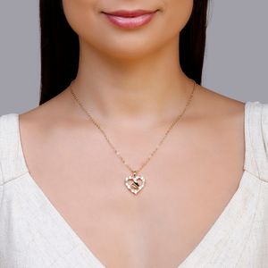 Colar com pingente de coração
