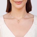 Colar-com-pingente-de-crucifixo-