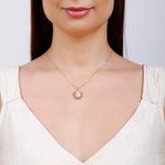 Colar-com-pingente-oval