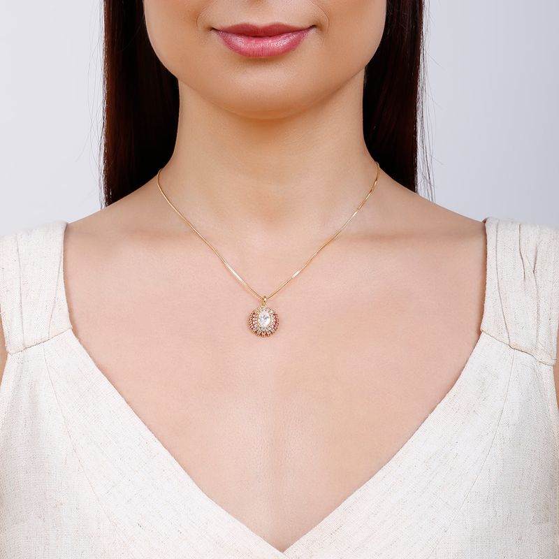Colar-com-pingente-oval