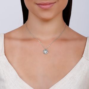 Colar com pingente de signo leão