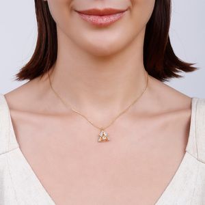 Colar com Pingente Em Zircônias