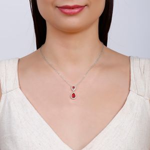 Colar com Pingente Gota