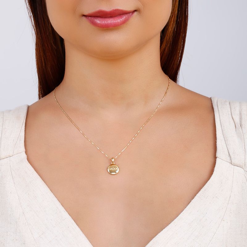 Colar-com-Medalha-