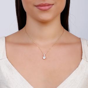 Colar com Pingente em Zircônias