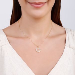 Colar com Pingente Vazado