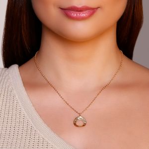 Colar Casual com Pingente Texturizado