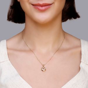Colar com Pingente Trabalhado
