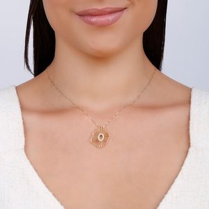 Colar com Pingente Vazado