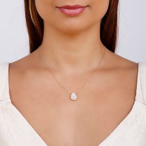 Colar com Pingente Gota