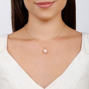 Colar com Pingente de Pedra de Vidro