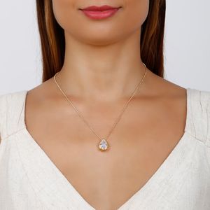 Colar com Pingente Gota