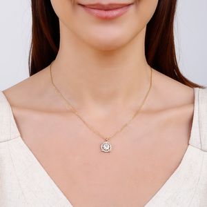 Colar com Pingente em Zircônias
