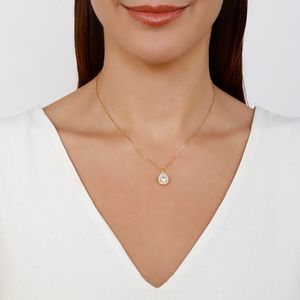 Colar com Pingente Gota