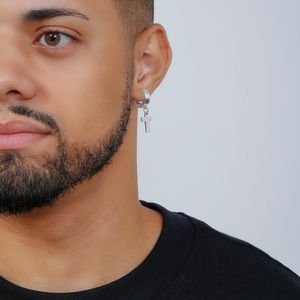 Mini Argola com Crucifixo Masculina