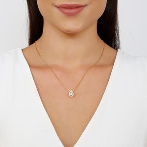 Colar com Pingente Gota