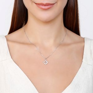 Colar com Pingente Vazado