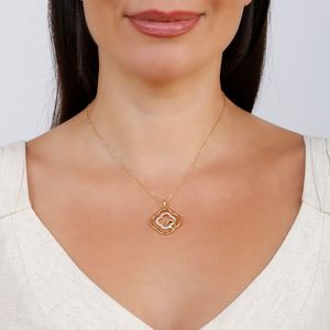 Colar com Pingente Vazado