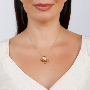 Colar com Pingente de Flor