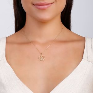 Colar com Pingente de Nossa Senhora das Graças