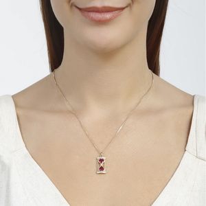 Colar com Pingente de Corações