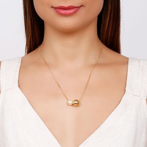 Colar com esfera e pérola