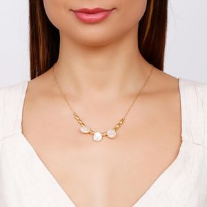 Colar com pérolas