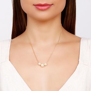 Colar com pérolas