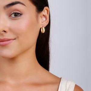 Mini argola trabalhada