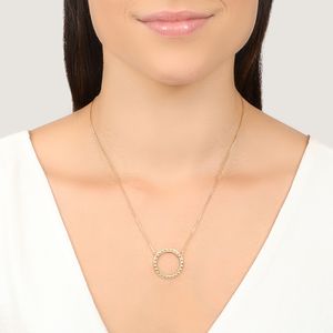 Colar com Pingente Vazado